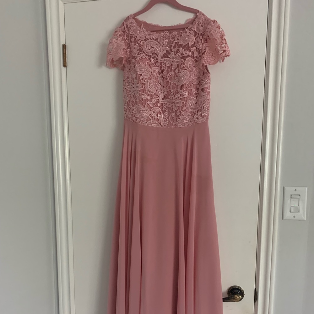 A-Line Scoop Neck Floor-Length Chiffon Lace Bridesmaid Dress With Pockets